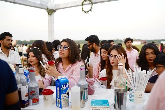 The busy bar: syrups, milk, straws and a line that kept growing.