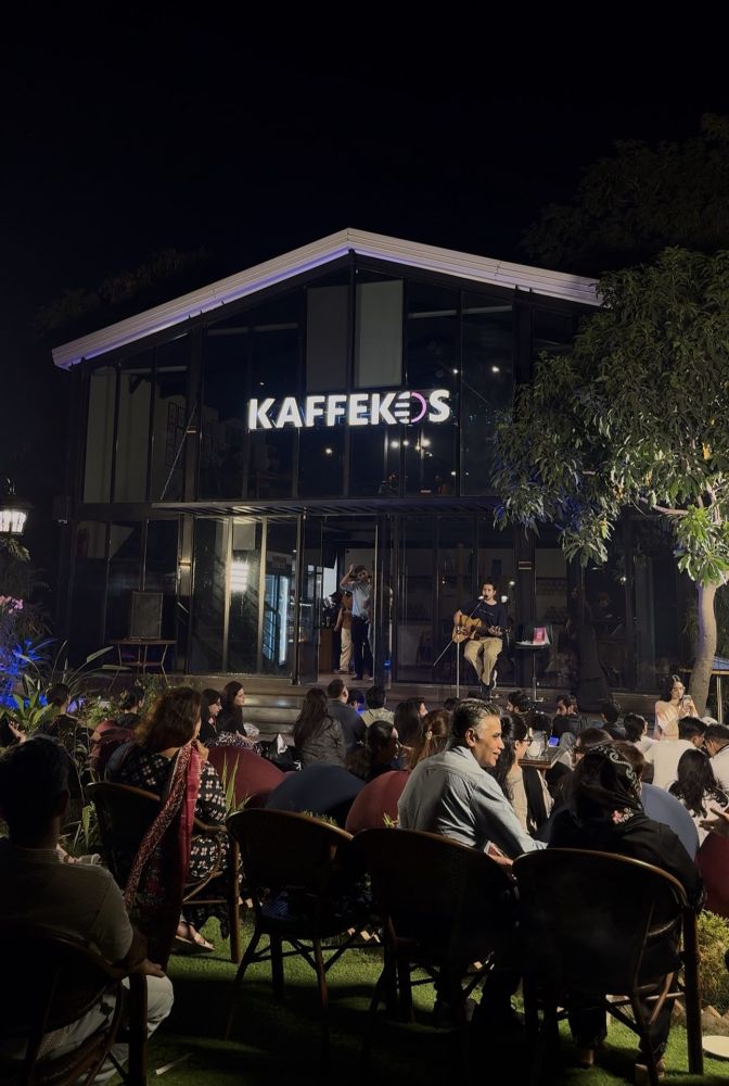 The Kaffekos glow, with the music carrying across the garden.